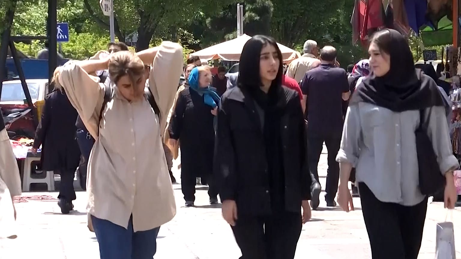 نمایی از خیابان‌های پایتخت ایران 