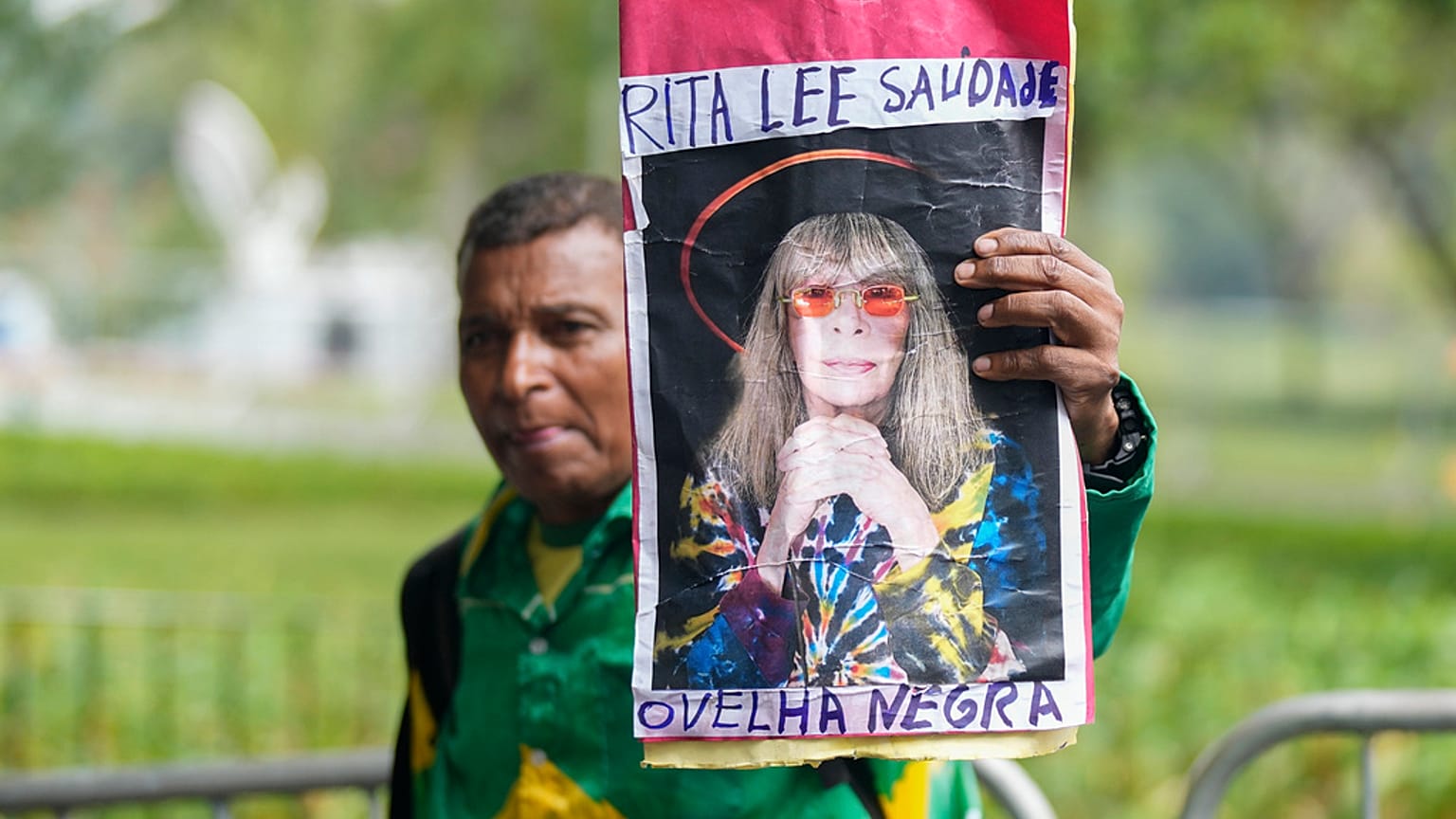 Miles de admiradores de la cantante Rita Lee,  se despiden de la 'reina del rock', en São Paulo. 