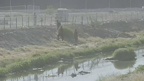 Das Ufer des Rio Grande an der Grenze zwischen Mexiko und den USA. 