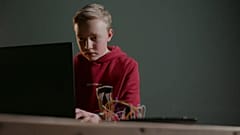 La ciberdelincuencia no conoce edades, y los niños siempre empujan los límites. 