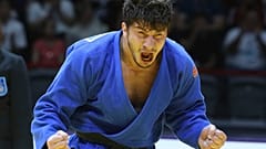 Luka Maisuradze feiert seinen WM-Titel