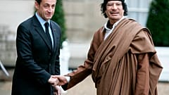 Sarkozy empfängt Gaddafi 2007 in Paris