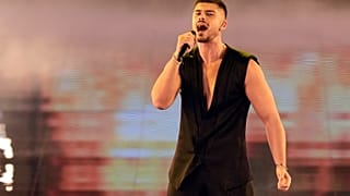 Ο Ανδρέας Λάμπρου ερμηνεύει το ""Break a broken heart"