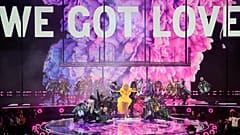 Drag Queens performen während des zweiten Halbfinales in Liverpool. 