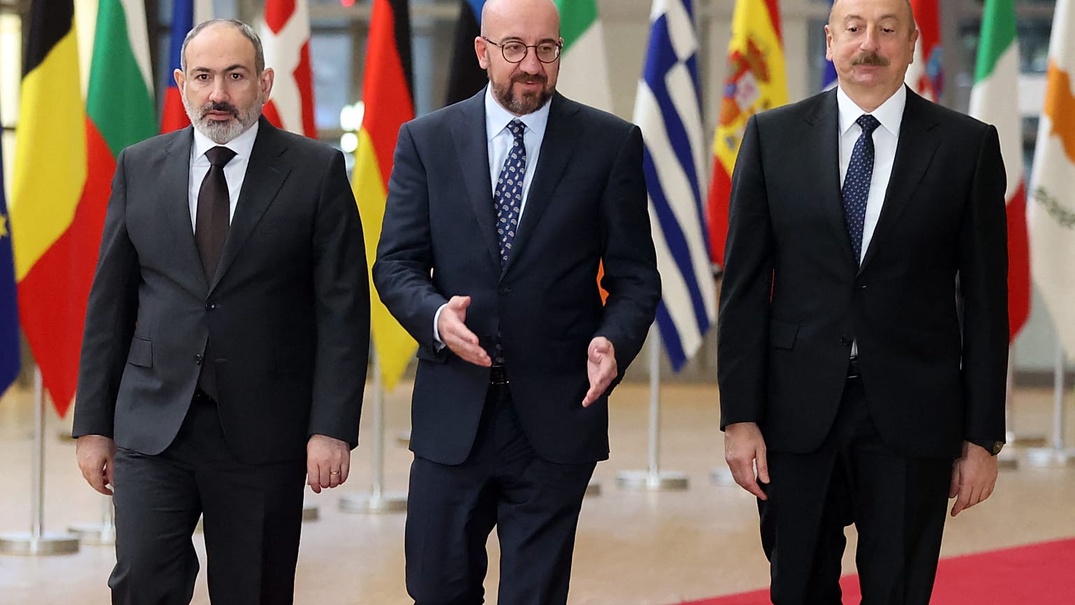 Ermenistan Başbakanı Paşinyan ve Azerbaycan Cumhurbaşkanı Aliyev