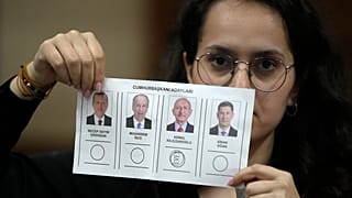 خلال عملية فرز الأصوات في إسطنبول 