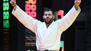 Арман Адамян после победы в финале над чехом Лукашем Крпалеком