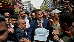 السياسي التركي القومي المتطرّف سنان أوغان