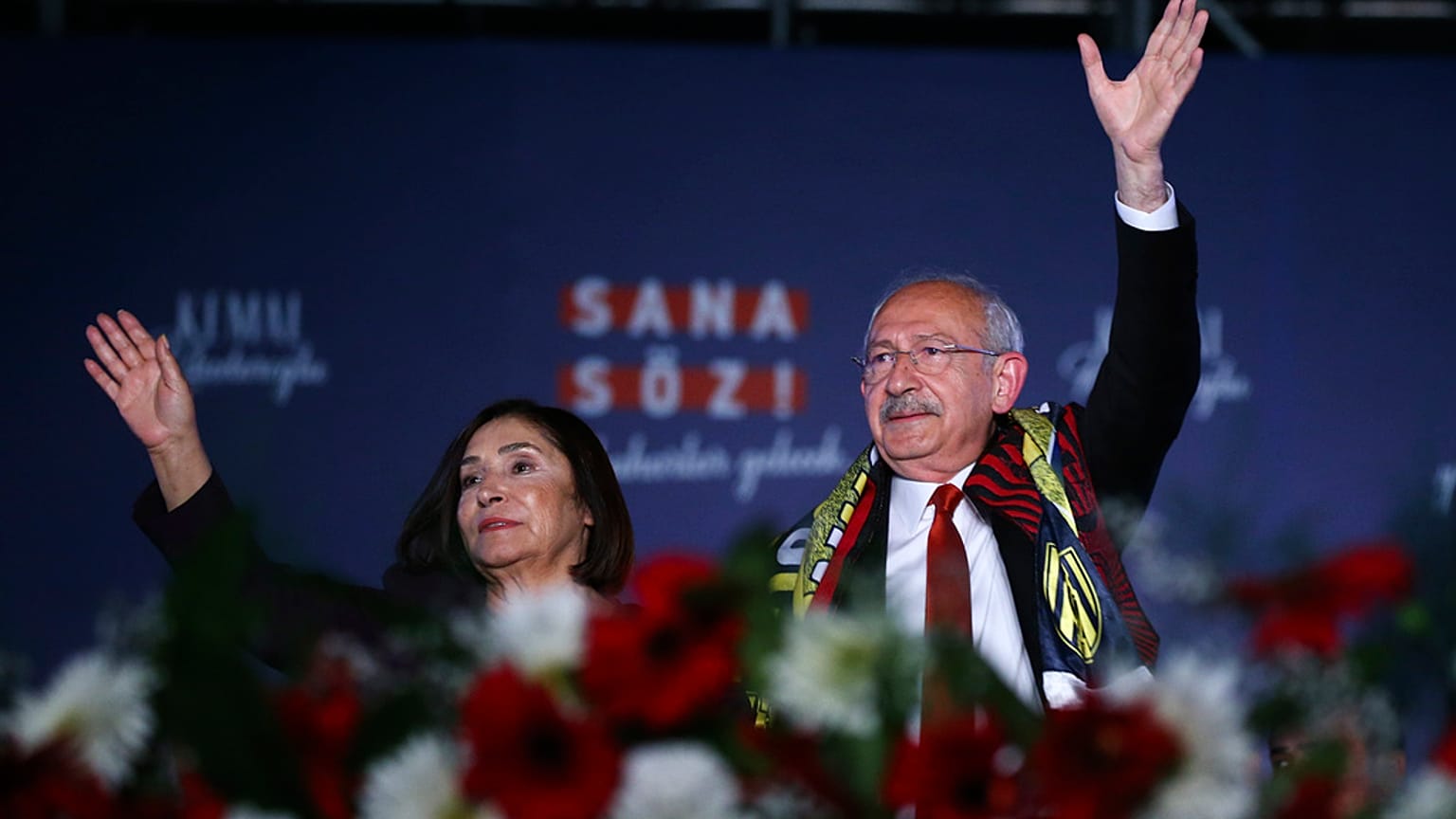 Kemal Kılıçdaroğlu feleségével kampánykörútján Ankarában