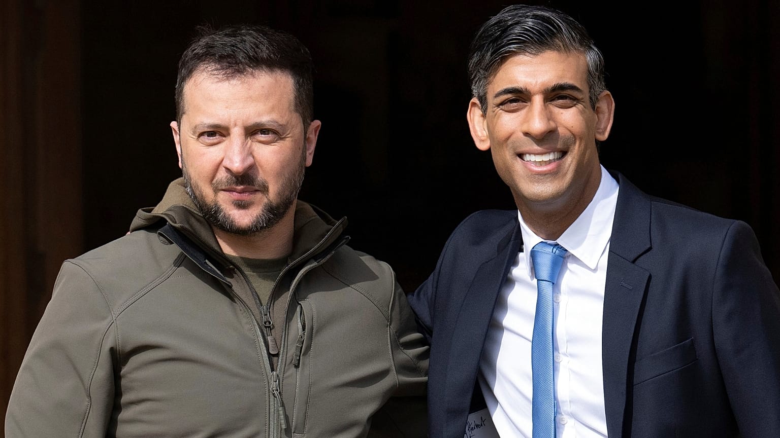 Britain's Prime Minister Rishi Sunak, right, receives Ukraine's President Volodymyr Zelenskyy at Chequers, the PM's official country residence, 15 May 2023