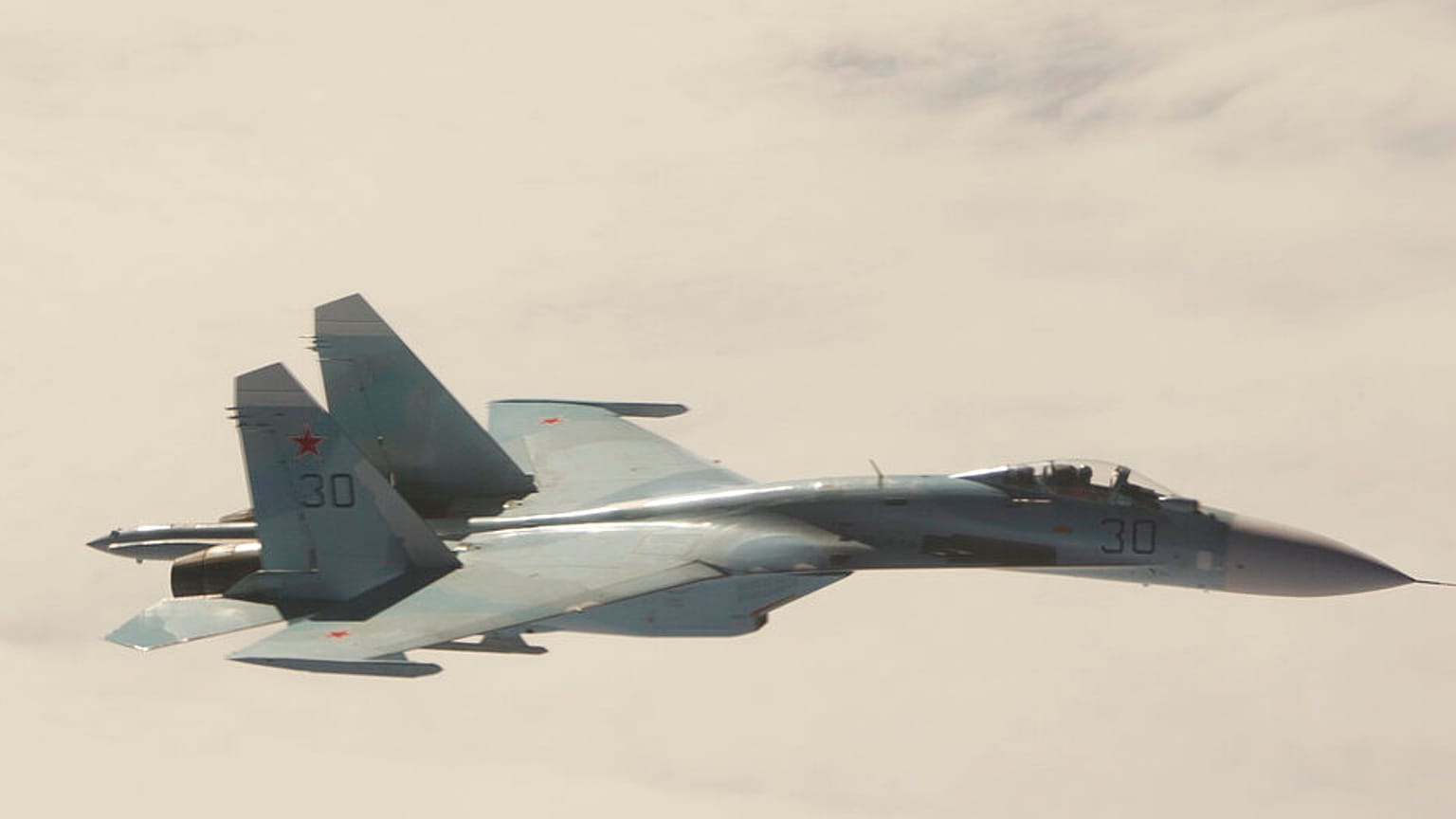 Rus savaş uçağı Su-27 (arşiv) 