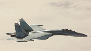 Rus savaş uçağı Su-27 (arşiv) 