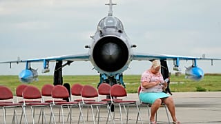 Un MiG 21 este martes en su ceremonia de despedida.