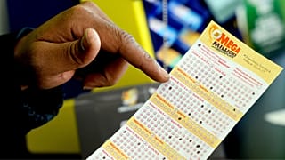 عکس تزئیتی از بلیط بخت آزمایی مگامیلیونز