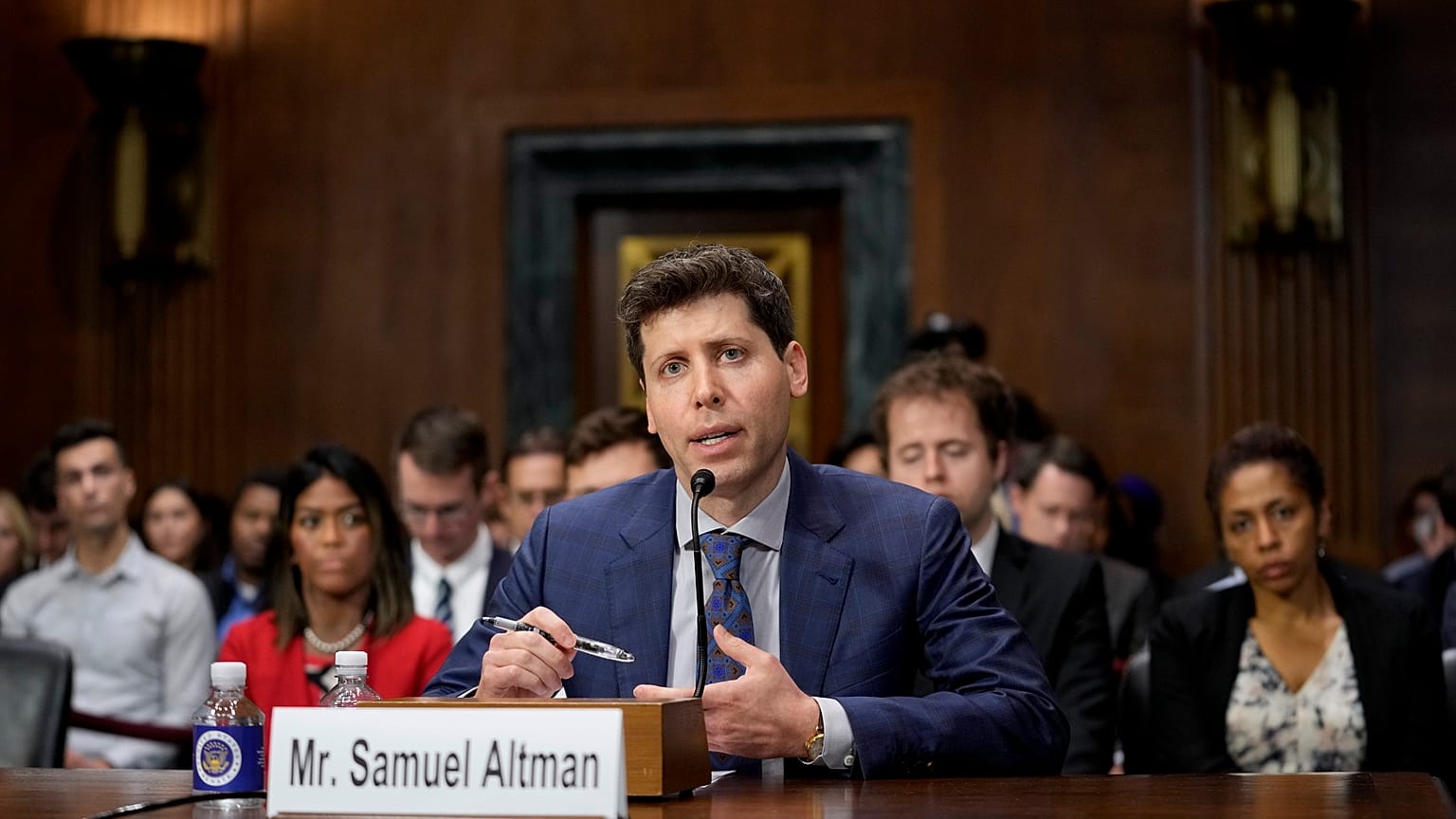 Samuel Altman, az OpenAI vezérigazgatója a kongresszusi meghallgatáson