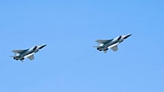 قاذفتان روسيتان من طراز ميغ-31 تحملان صاروخين من نوع كينجال [Kh-47M2] 