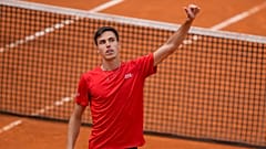 Marozsán Fábián visszafogottan ünnepelt a volt és egyben leendő világelső Carlos Alcaraz legyőzése után 2023. május 15-én.