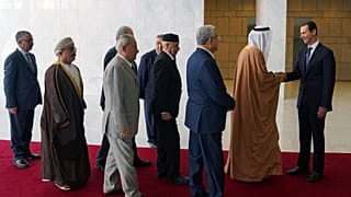  بشار اسد، رئیس جمهور سوریه، ۲۶ فوریه ۲۰۲۳، از هیئتی از نمایندگان مجلس‌ برخی از کشورهای عربی در دمشق پذیرایی کرد.