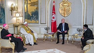 الرئيس التونسي قيس سعيّد خلال لقائه رؤساء الطوائف الإسلامية واليهودية والمسيحية في تونس. 2023/05/17