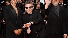 Jason Fernandez, Ethan Hawke, et Pedro Almodovar à Cannes, 17 mai 2023
