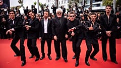 Vierter von links ist der Regisseur Pedro Almodovar