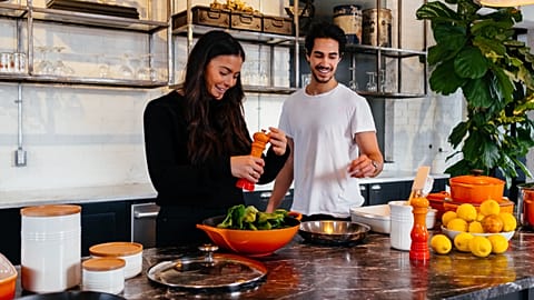 According to a recent study women in Spain spend more than twice as many hours as men doing household chores.