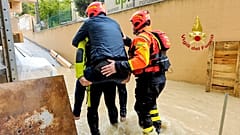فيضانات نادرة الشدة ضربت خلال الأيام الأخيرة منطقة إيميليا رومانا في إيطاليا وقتلت ما لا يقل عن 13 شخصًا وتسببت في أضرار مادية جسيمة. 18 ماي/أيار 2023