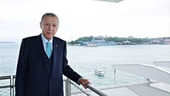 Cumhurbaşkanı Recep Tayyip Erdoğan, 4 Mayıs'tan itibaren yeni binasında ziyaretçilerini ağırlamaya başlayan İstanbul Modern Sanat Müzesi'ne ziyarette bulundu
