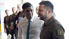 Le Premier ministre britannique Rishi Sunak et le président ukrainien Volodymyr Zelensky lors du sommet du G7 à Hiroshima, au Japon, le samedi 20 mai 2023.