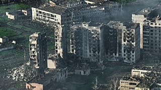 دمار كبير للبنايات في مدينة باخموت جراء القصف الروسي العنيف