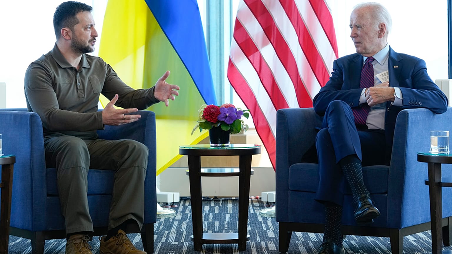 Volodímir Zelenski junto a Joe Biden en Hiroshima