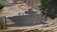 Blindado do Exército sudanês a sul de Cartum