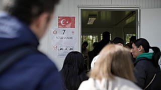 Almanya'da kurulan bir sandık merkezi