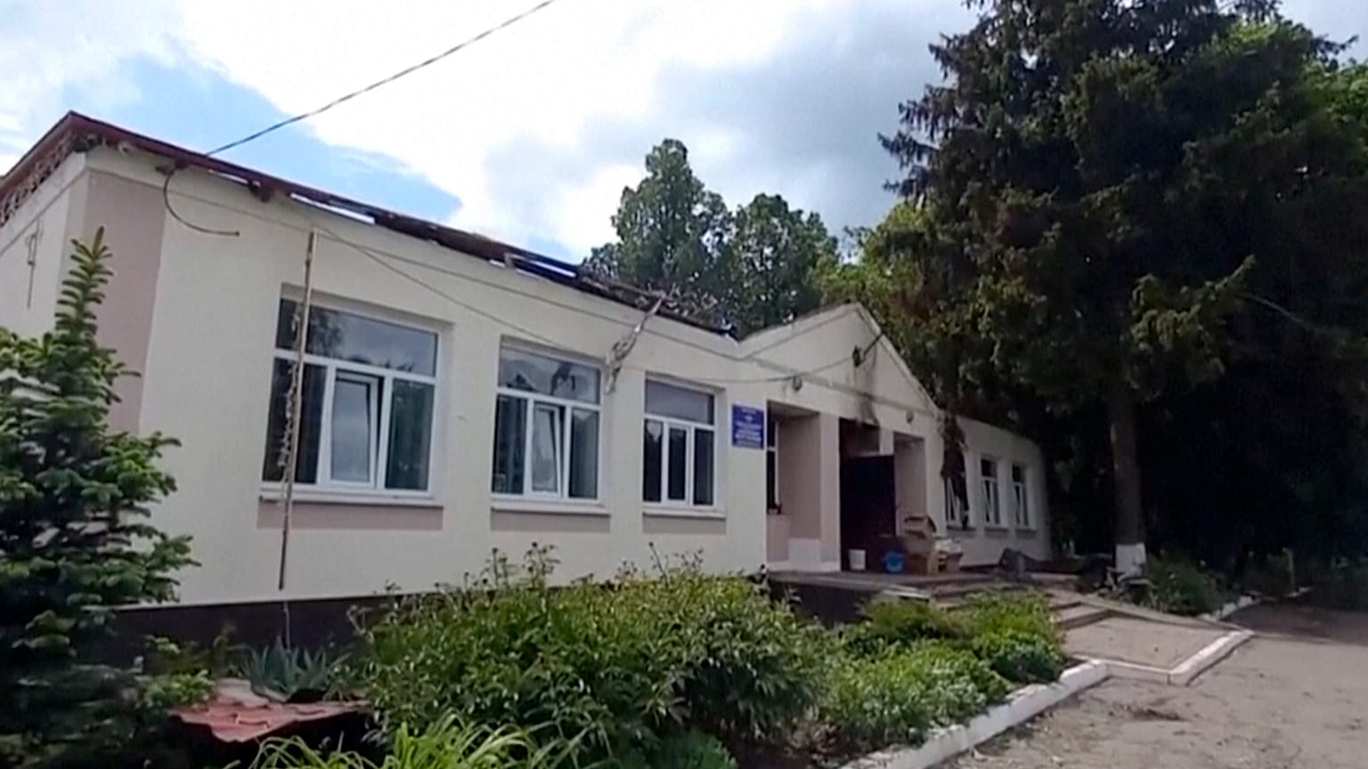 Zerstörtes Gebäude in russischer Grenzregion bei Belgorod