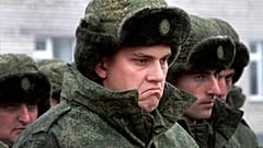Reclutas en una oficina de reclutamiento militar en Grozny, capital provincial de Chechenia, Rusia, lunes 17 de noviembre de 2014