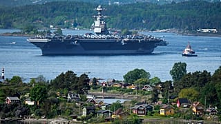 Το μεγαλύτερο αεροπλανοφόρο του κόσμου, το USS Gerald R. Ford, κατέπλευσε στο Όσλο