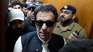 عمران خان، نخست وزیر سابق پاکستان، پس از حضور در دادگاهی در لاهور پاکستان آنجا را ترک کرد- جمعه، ۱۹ ماه می ۲۰۲۳