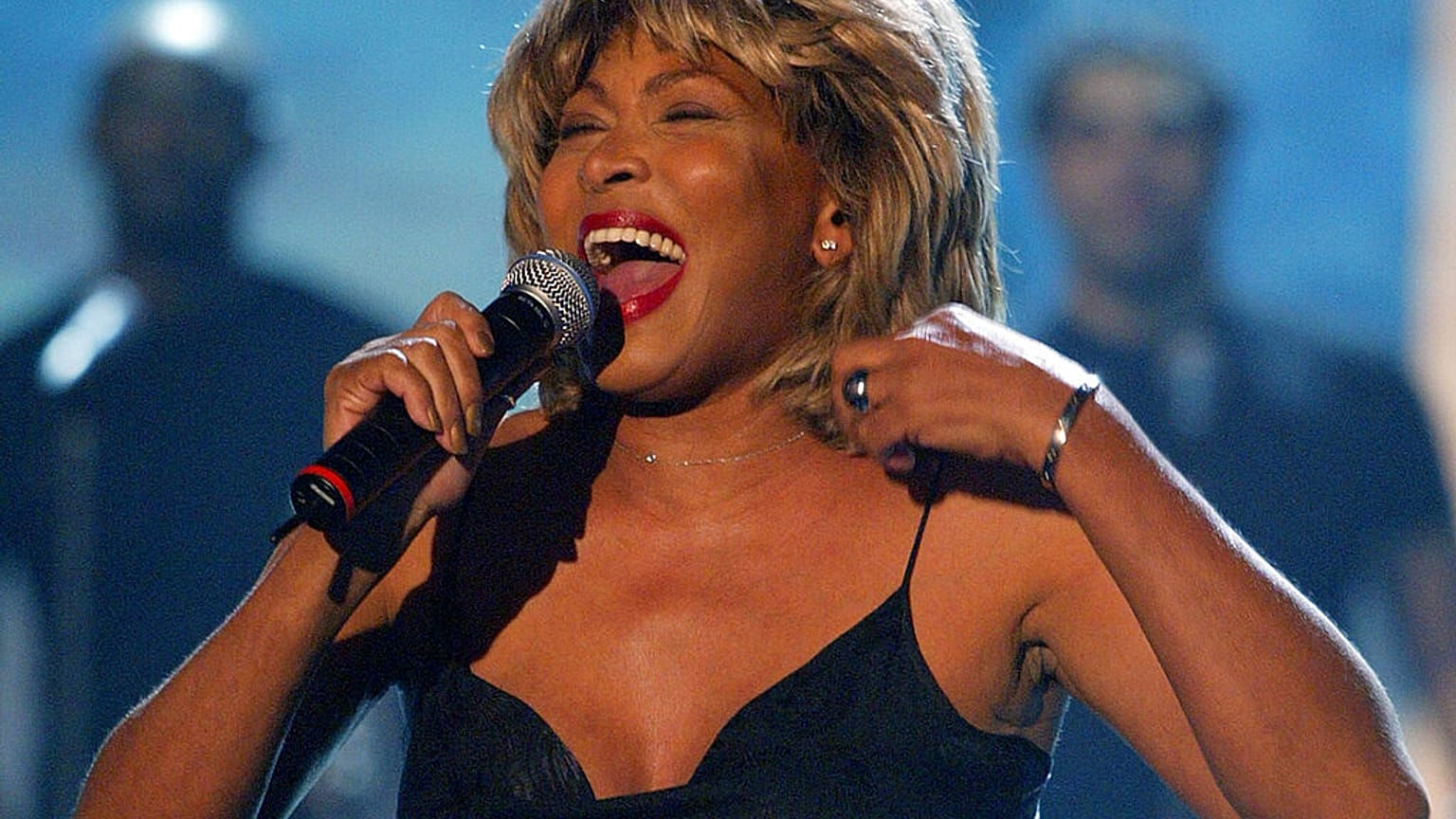 Tina Turner bei 'Wetten Dass...?' in Leipzig am 13. November 2004. 