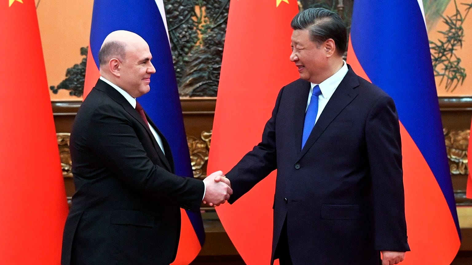 Mihail Misusztyin orosz miniszterelnök Hszi Csin-ping kínai elnökkel Pekingben