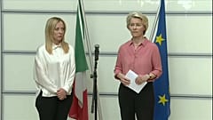 La presidente del Consiglio Giorgia Meloni insieme alla numero uno della Commissione europea Ursula von der Leyen 
