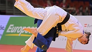  Japan takes their first gold.
