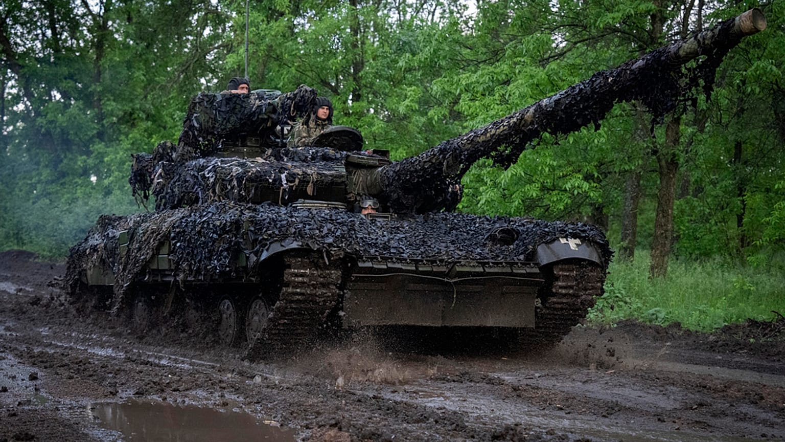Ukrainischer Panzer bei Bachmut