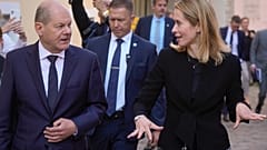 La primera ministra estonia, Kaja Kallas y el canciller de Alemania, Olaf Scholz en Tallin, Estonia, el viernes 26 de mayo de 2023.