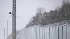 Polonya, doğu sınırını Belarus ve Rusya'dan gelen yük araçlarına kapattı