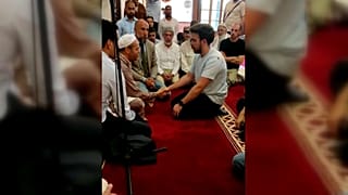 إسباني يعتنق الدين الإسلامي في غرناطة