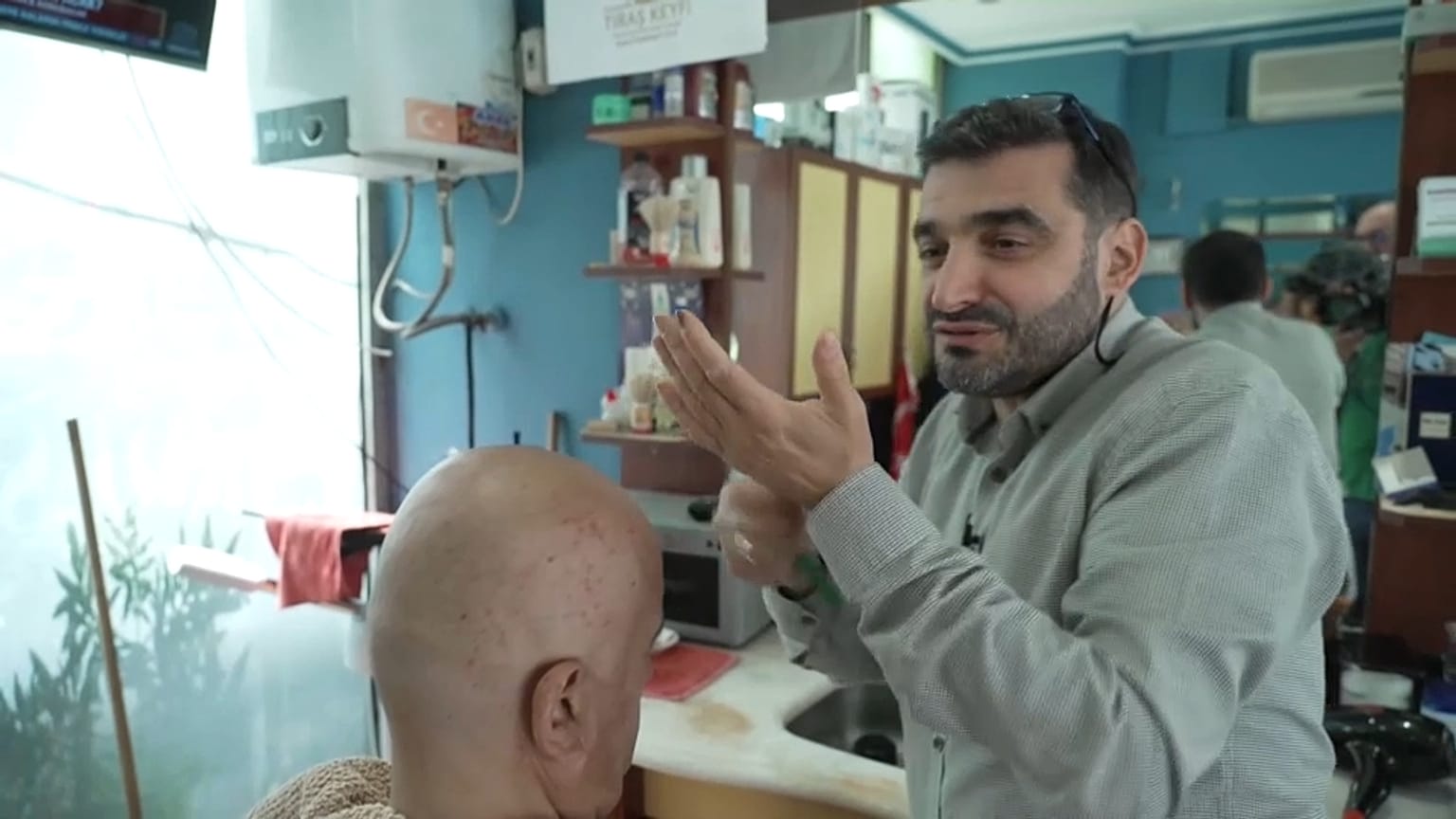 الحلاق التركي يسار أيهان
