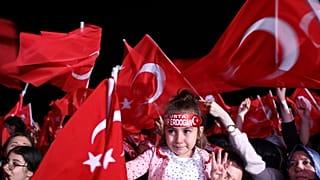 Der türkische Präsident Recep Tayyip Erdoğan hat am Sonntag die Präsidentschaftswahlen gewonnen