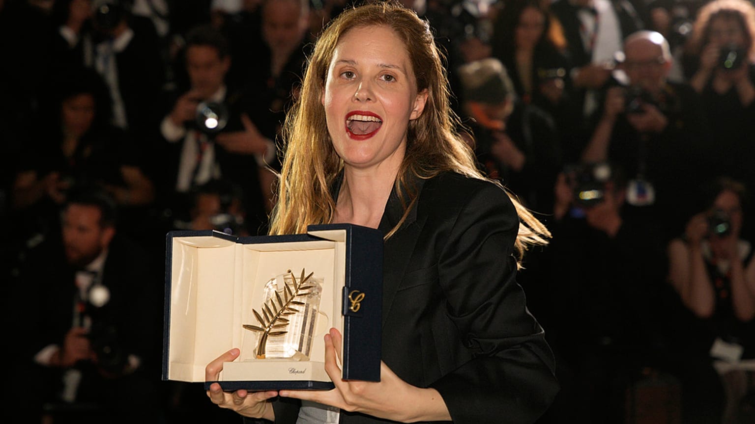 76. Cannes Film Festivali'nde "Altın Palmiye Ödülü"nü "Anatomy of a Fall" filmiyle Fransız yönetmen Justine Triet aldı