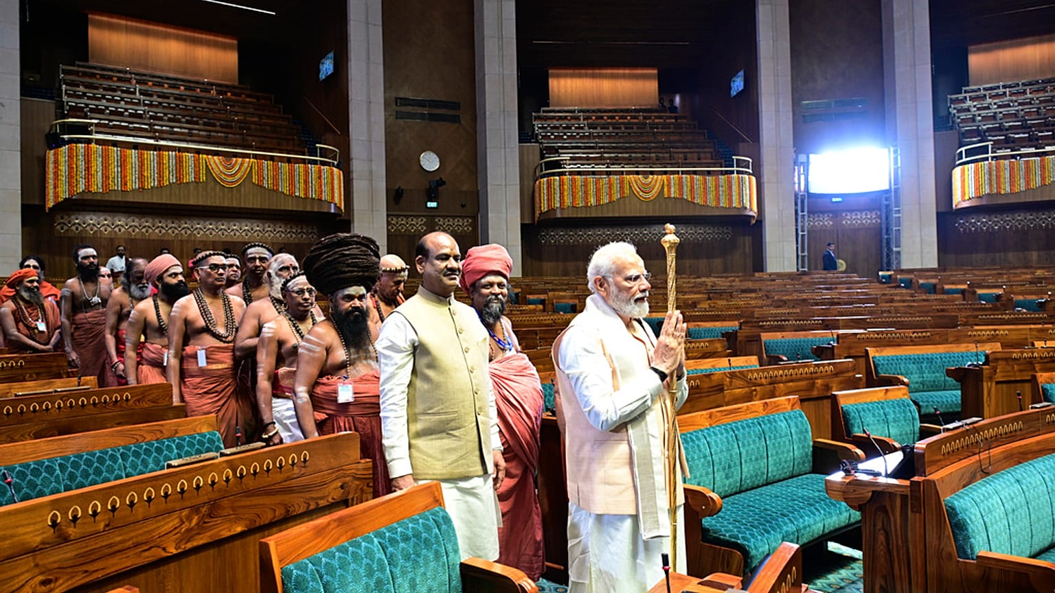 Modi felavatja az új parlament épületét