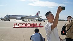 "Qui bisogna fare un selfie"... (Shanghai, 28.5.2023)